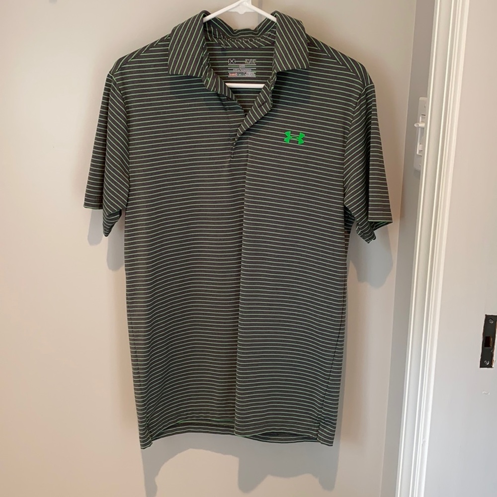 Under Amour men’s short sleeve golf shirt.